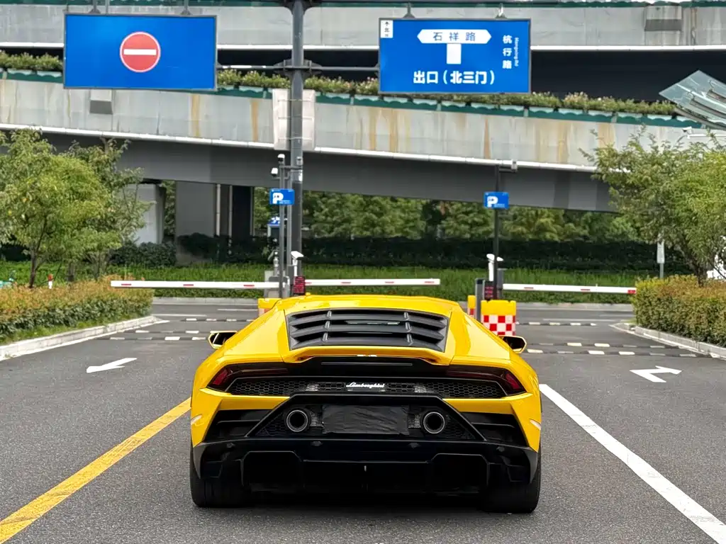 Lamborghini Huracán — миниатюра 8