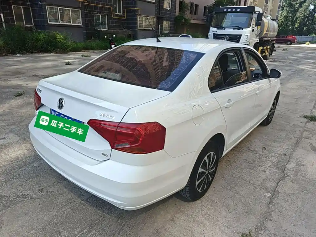 Volkswagen Jetta — миниатюра 7