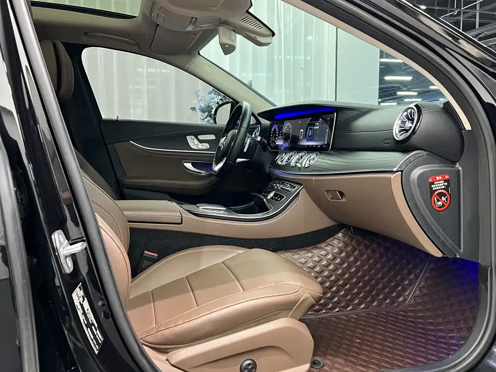 Mercedes-Benz E-Class — миниатюра 4