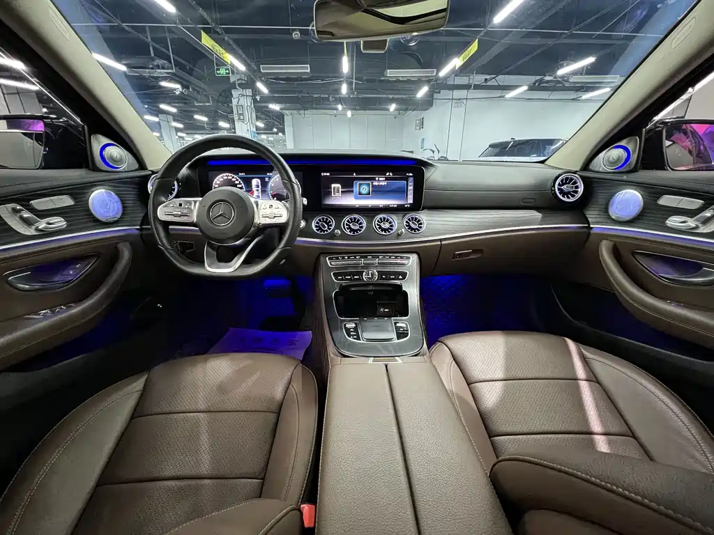 Mercedes-Benz E-Class — миниатюра 8