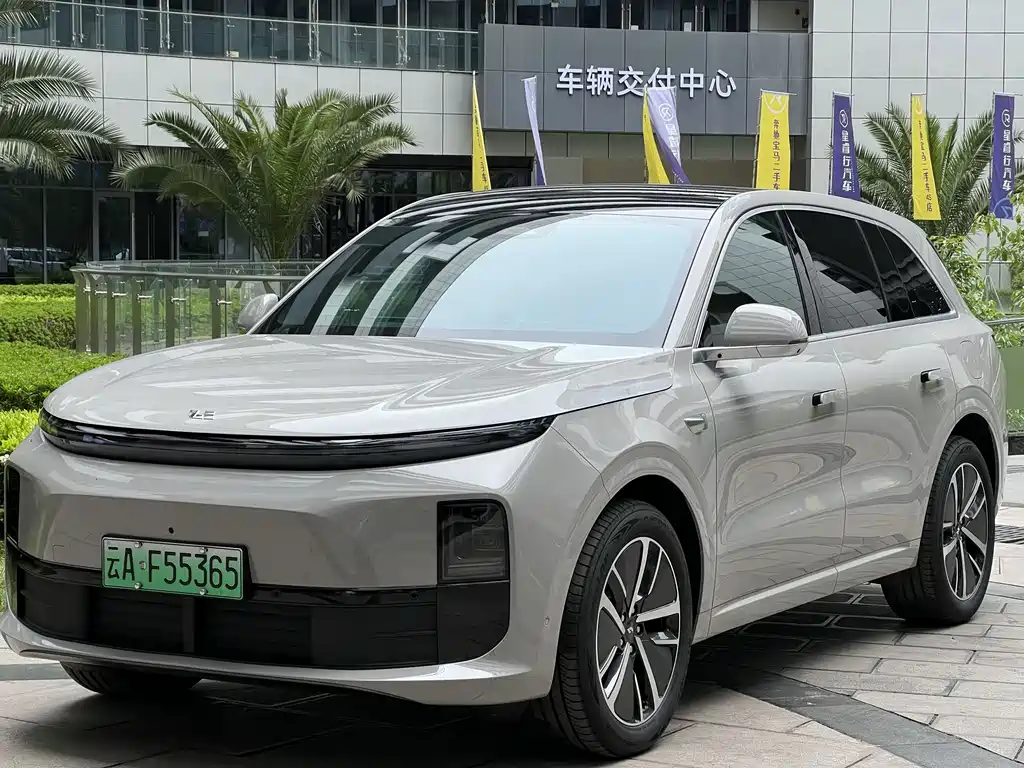 Li Auto L6