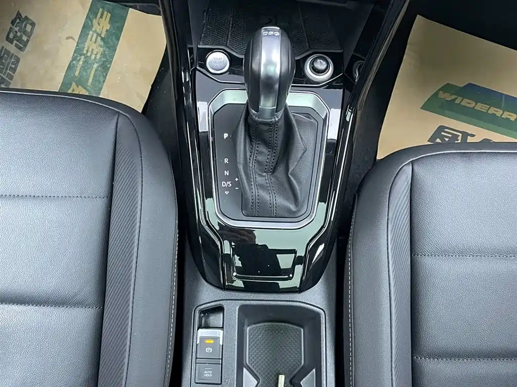 VOLKSWAGEN T ROC EXPLORING SONGS