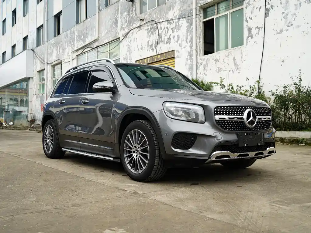 MERCEDES-BENZ GLB