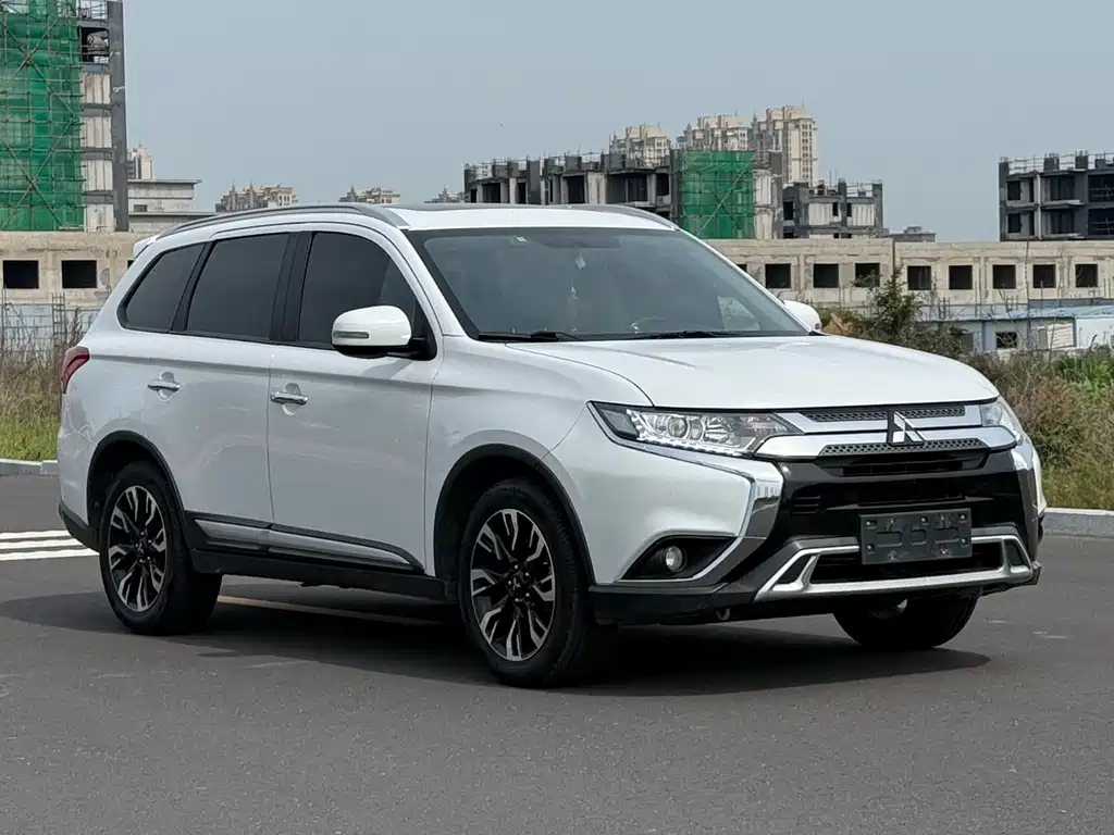 Купить Mitsubishi Outlander