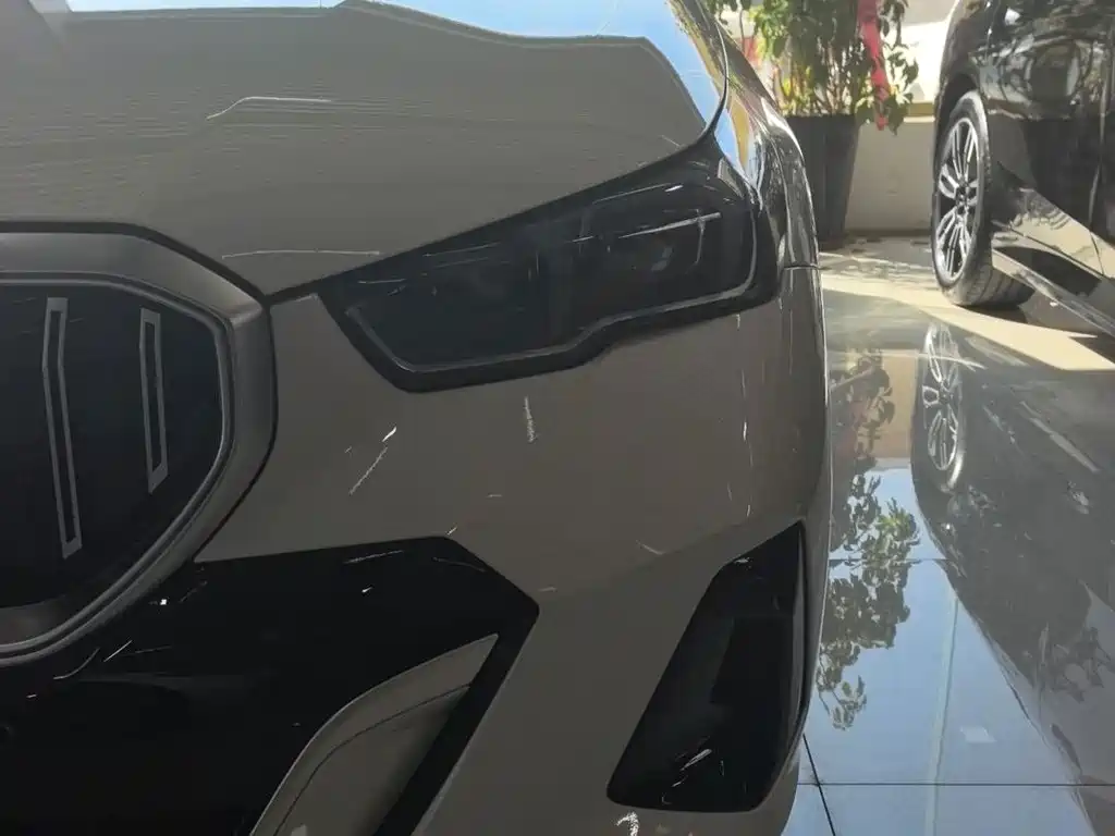 BMW 5 Series — миниатюра 14