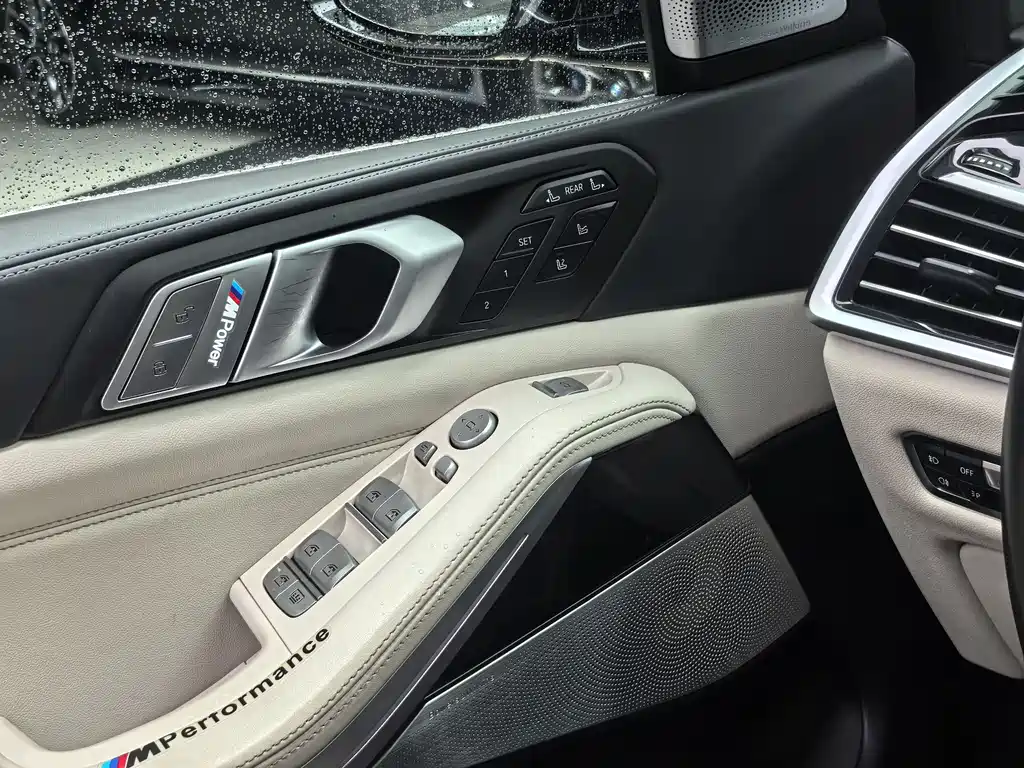 BMW X7 xDrive40i Executive Type M Sport Package, фото 7