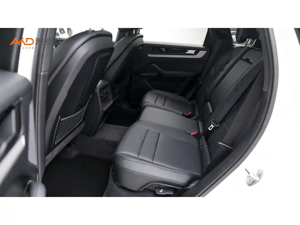 Porsche Cayenne — миниатюра 7