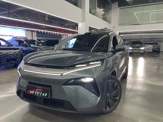 2025 BYD Tang