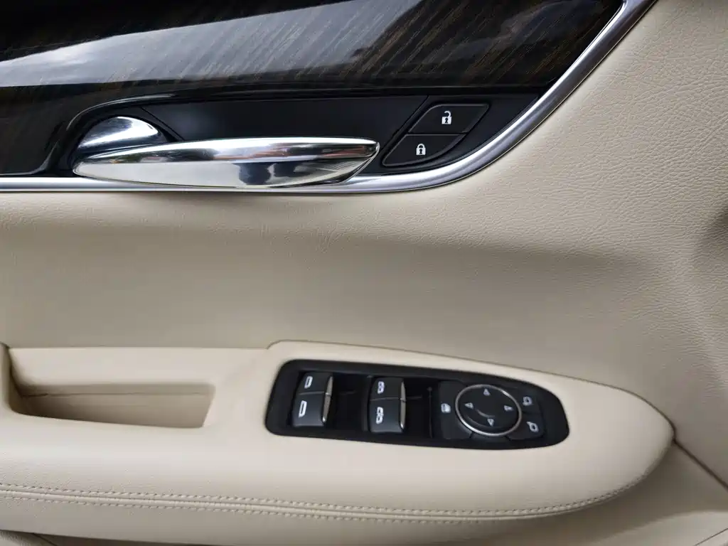 Cadillac XT5 — миниатюра 13