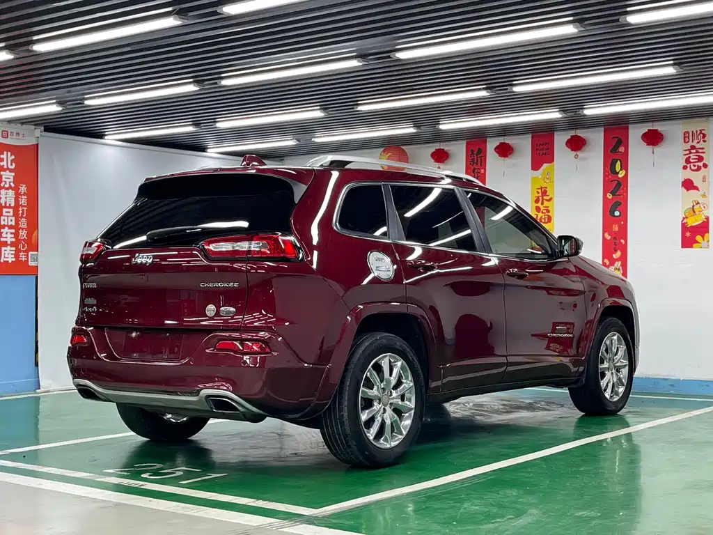 Jeep Cherokee — миниатюра 5