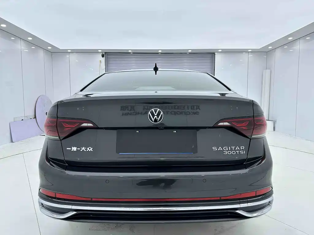VOLKSWAGEN SAGITAR