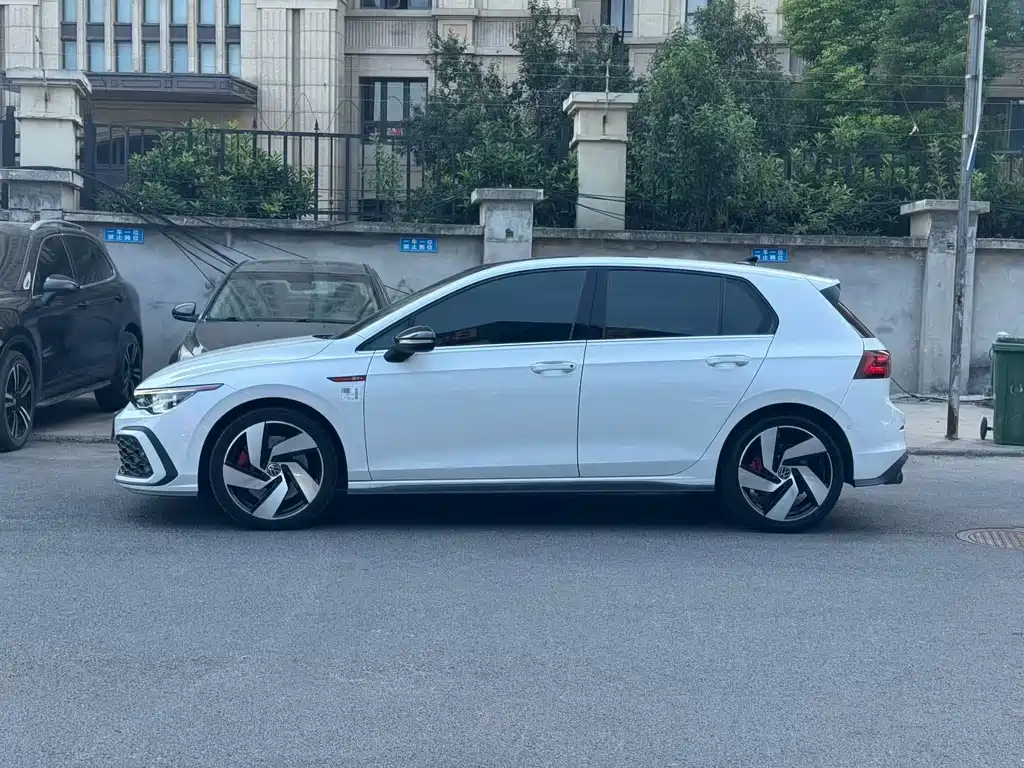 Volkswagen Golf GTI — миниатюра 3