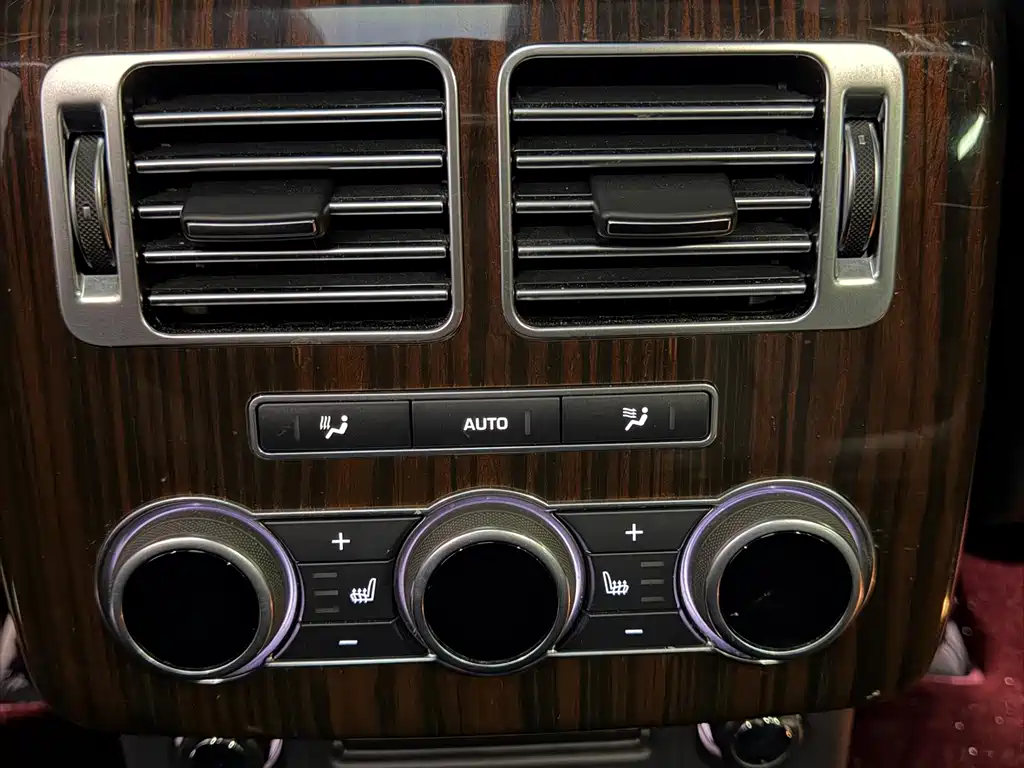 Land Rover Range Rover — миниатюра 28