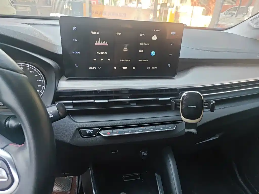 Geely Vision X3 — миниатюра 9