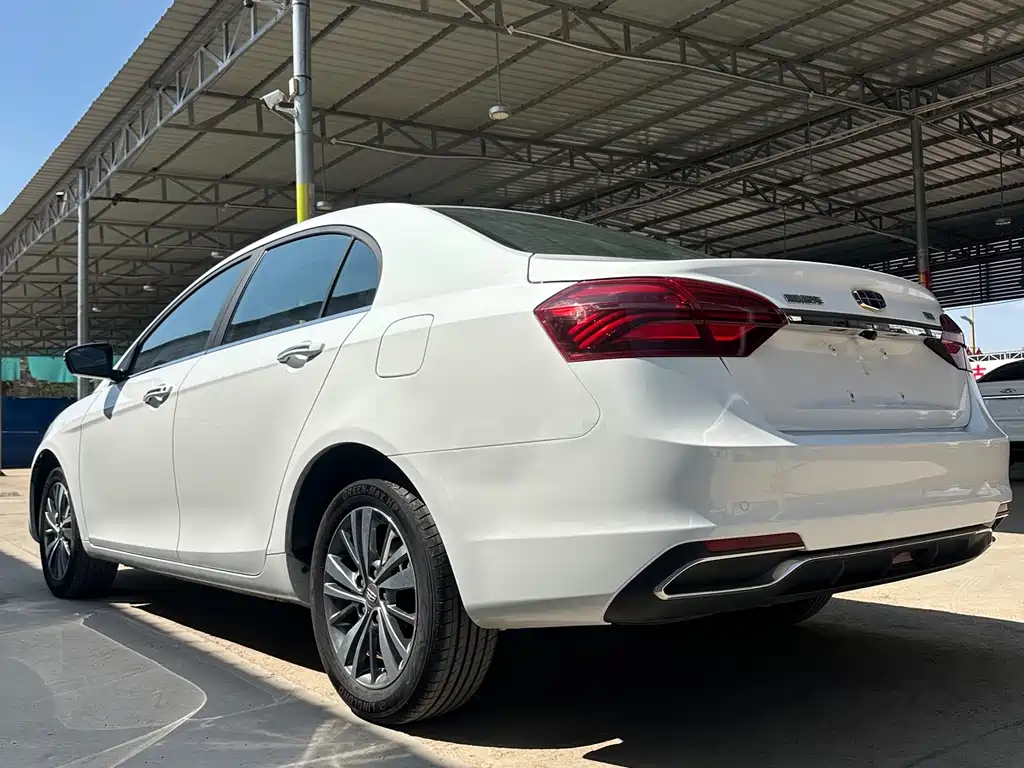 Geely Emgrand — миниатюра 6