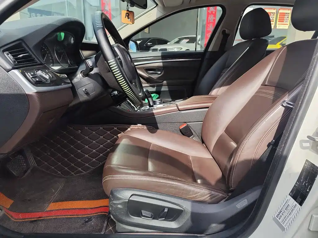 BMW 5 Series — миниатюра 4
