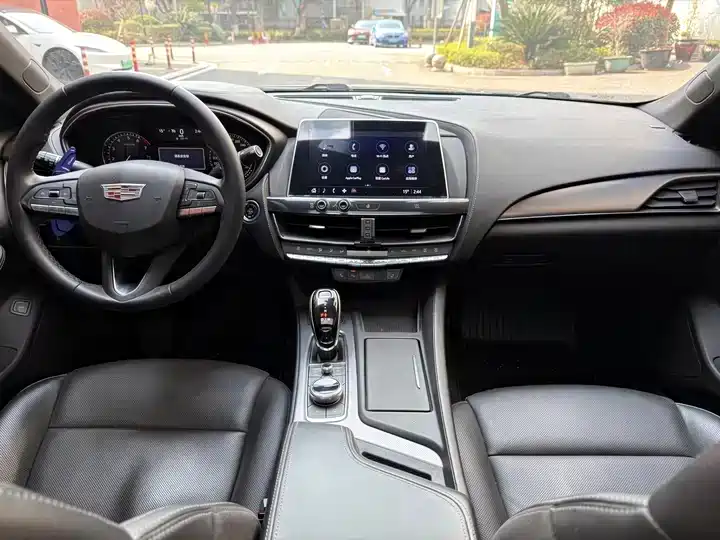 Cadillac CT5 — миниатюра 7