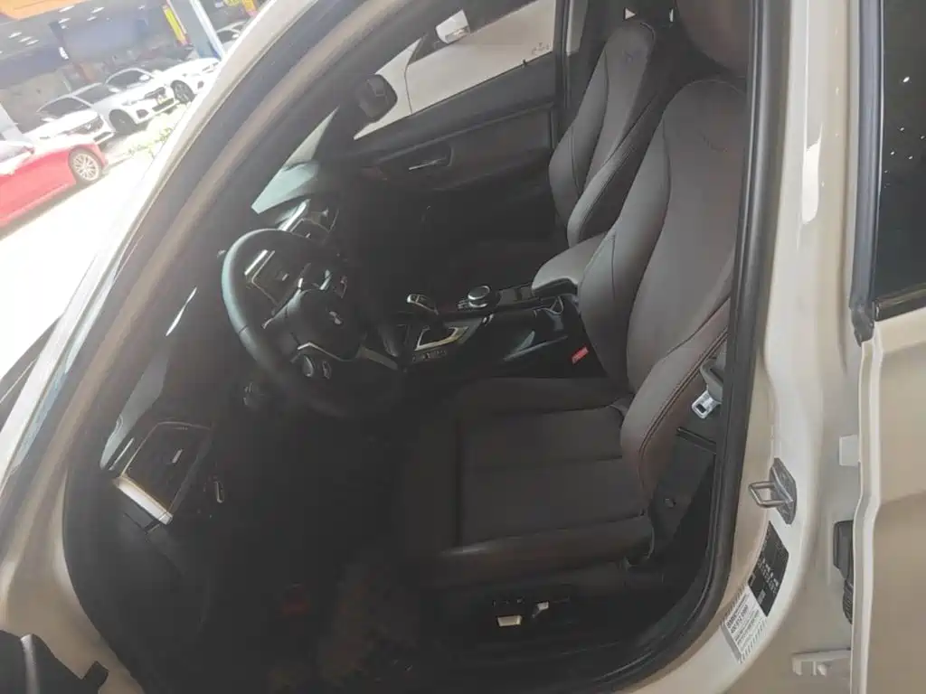 BMW 3 Series — миниатюра 11