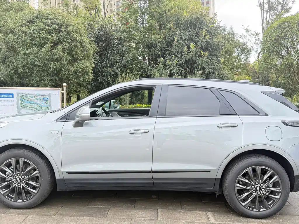 CADILLAC XT5