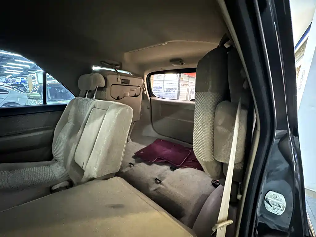 Toyota Fortuner — миниатюра 19