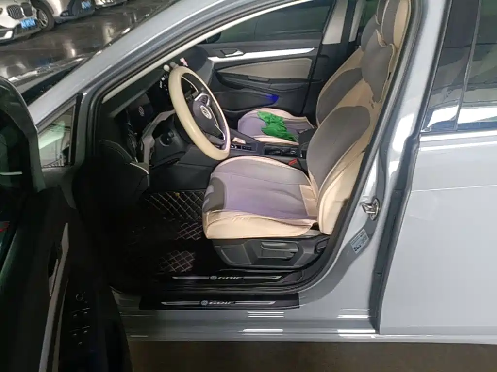 Volkswagen Golf — миниатюра 12