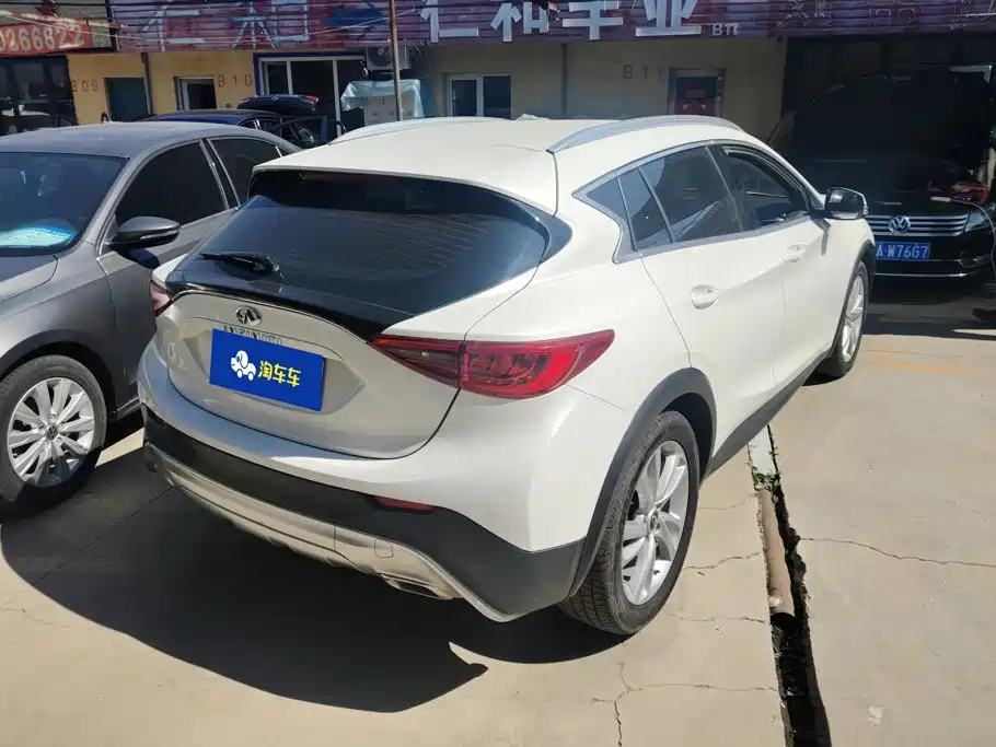 Infiniti QX30 — миниатюра 3