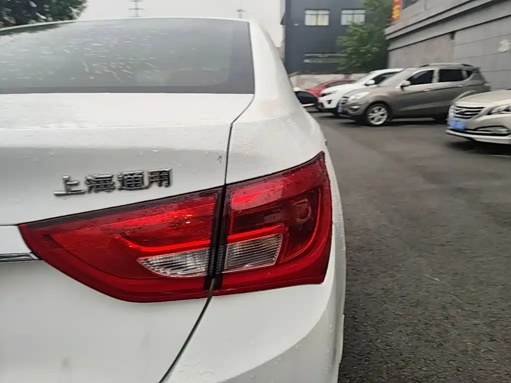 Buick Excelle — миниатюра 8