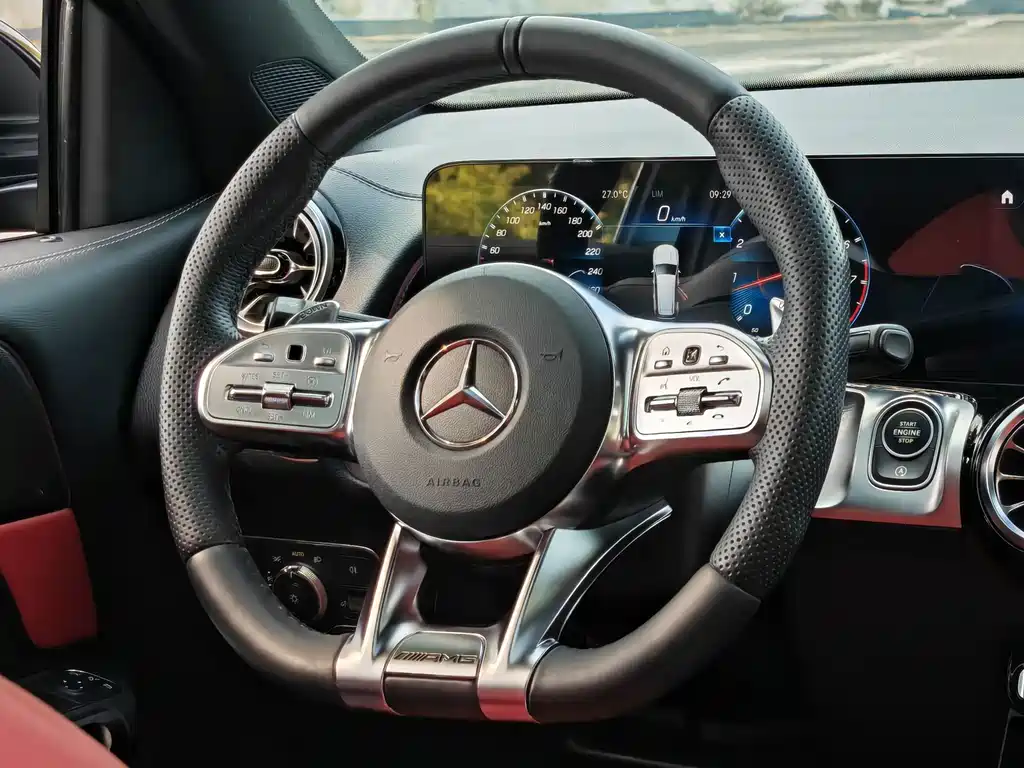 Mercedes-Benz GLB AMG — миниатюра 10