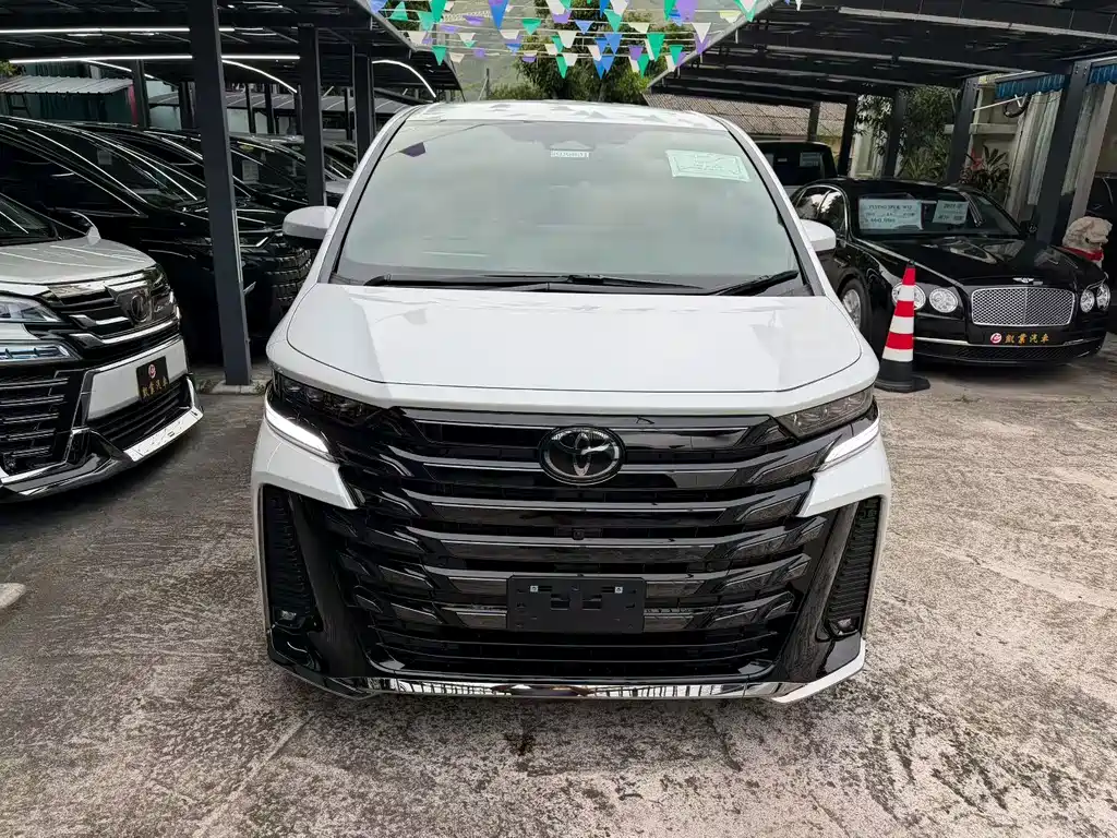 Toyota Alphard 2025 2.5L Luxury