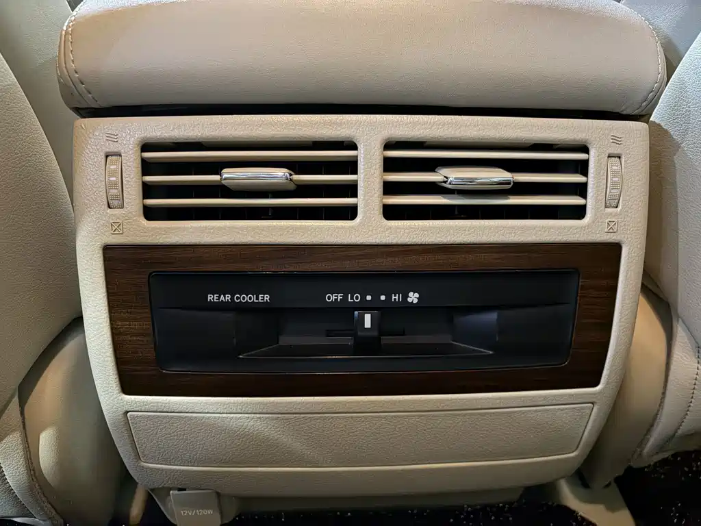 Toyota Land Cruiser — миниатюра 7