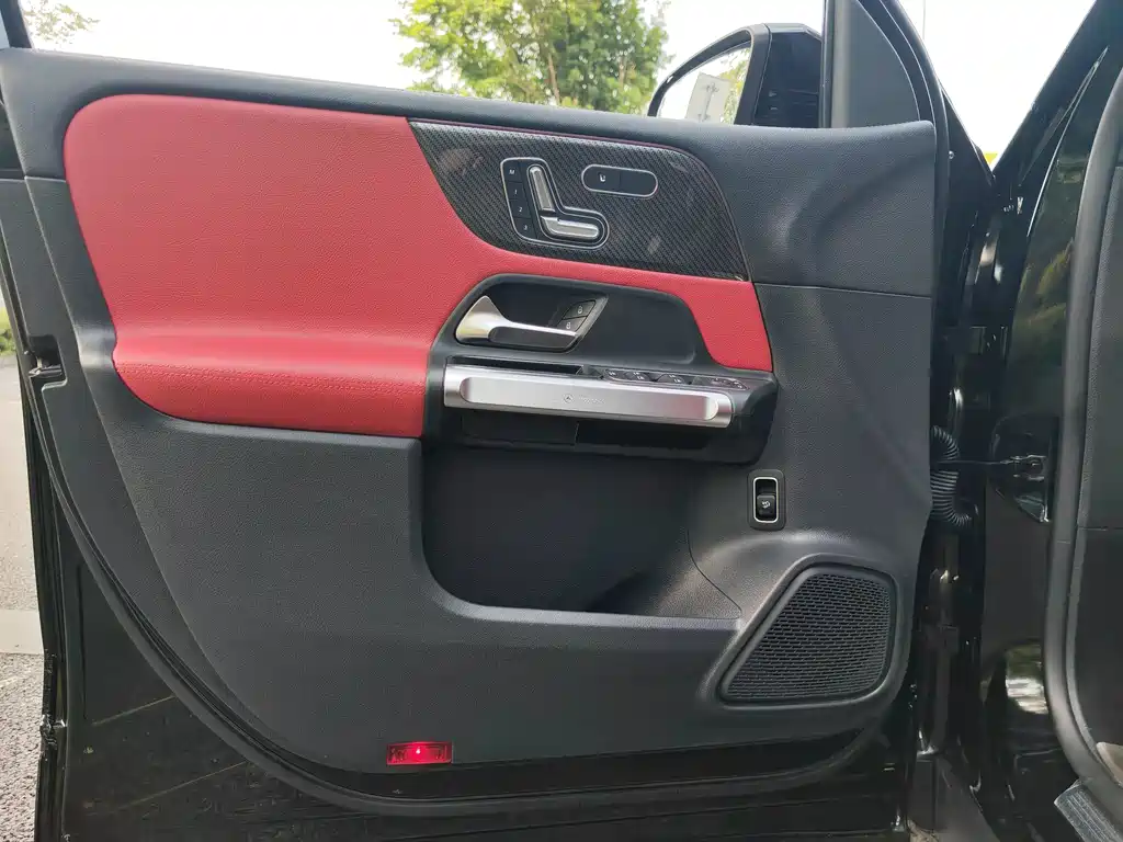 Mercedes-Benz GLB AMG — миниатюра 23