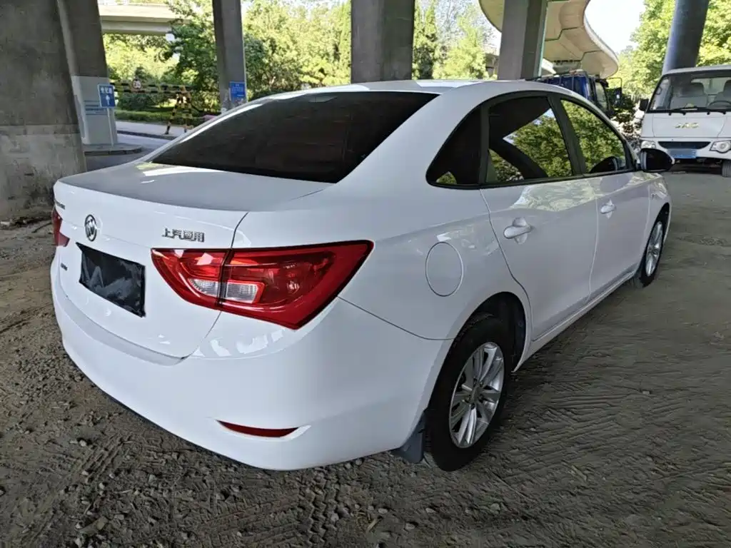 Buick Excelle — миниатюра 7