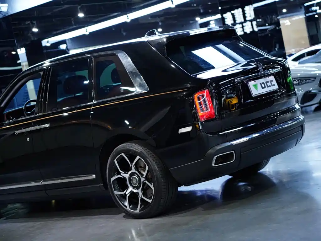 Rolls-Royce Cullinan — миниатюра 18