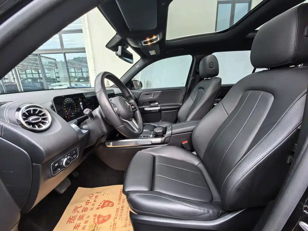 Mercedes-Benz GLB — миниатюра 4