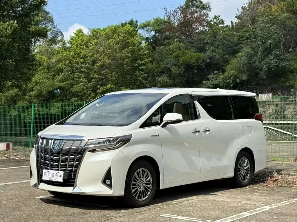 Toyota Alphard — миниатюра 3