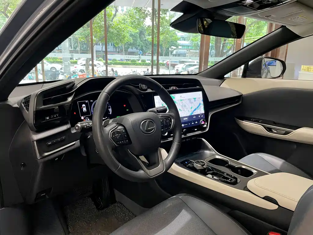 Lexus RZ — миниатюра 10
