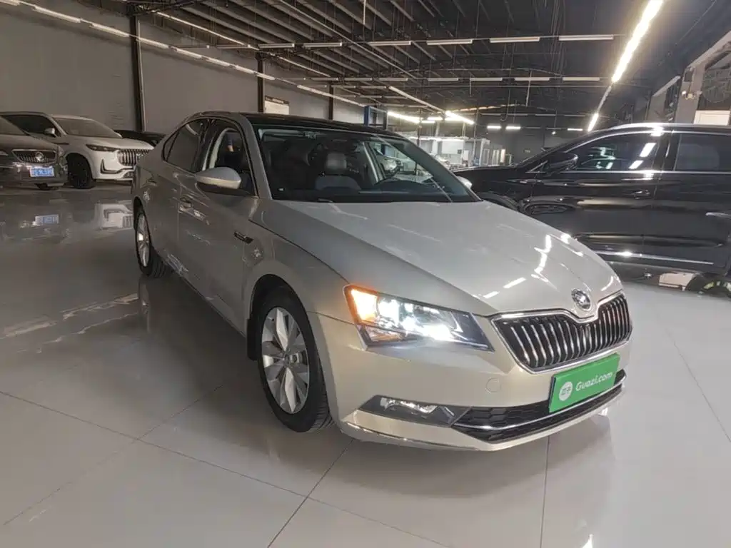 Skoda Superb — миниатюра 22