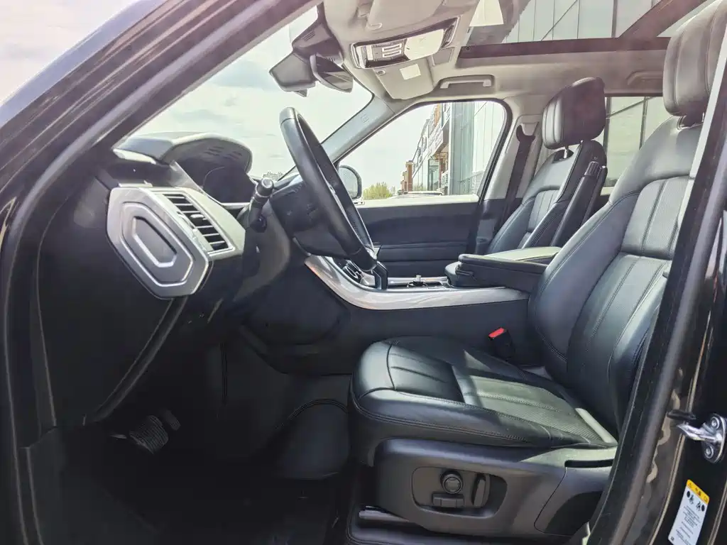Land Rover Range Rover Sport 2020 3.0 L6 SE