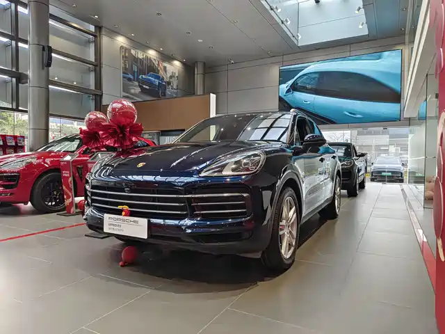 PORSCHE CAYENNE