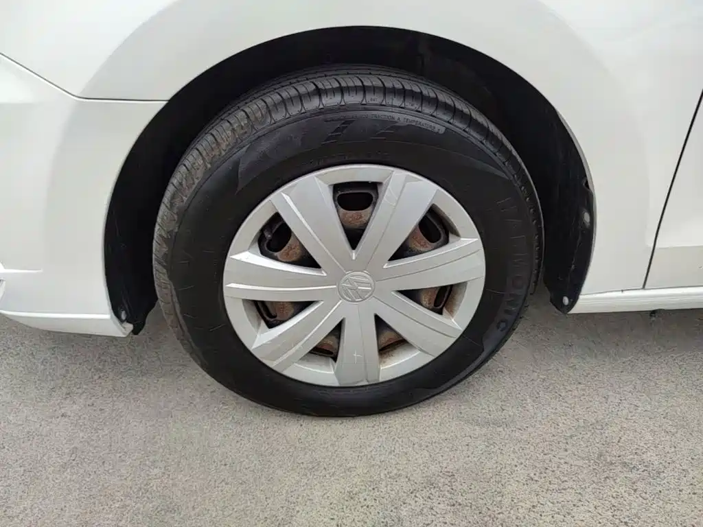 Volkswagen Jetta — миниатюра 23