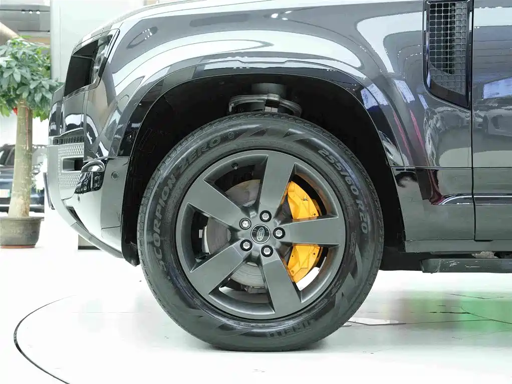 Land Rover Defender — миниатюра 19