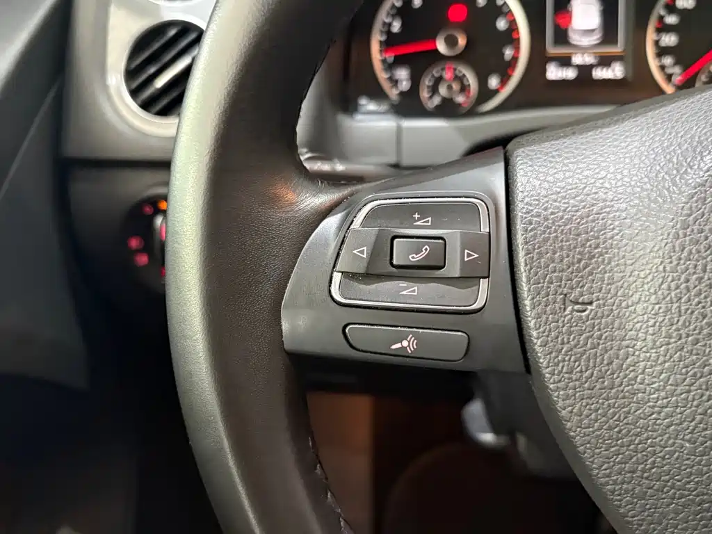 Volkswagen Tiguan — миниатюра 11