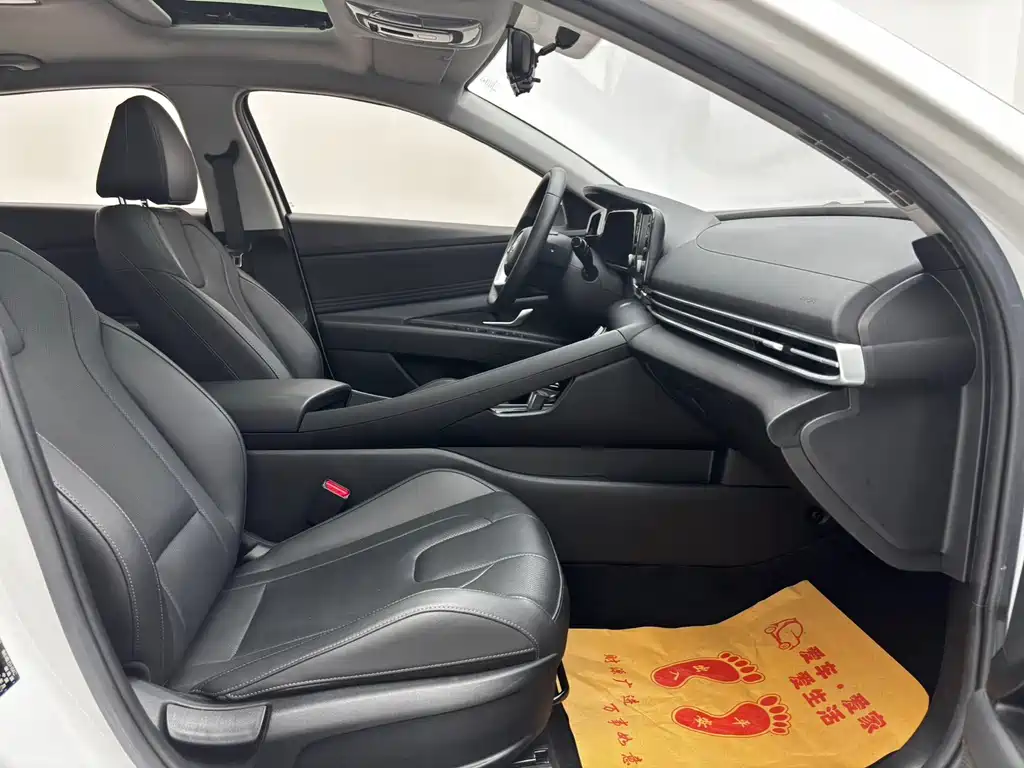 Hyundai Elantra — миниатюра 19