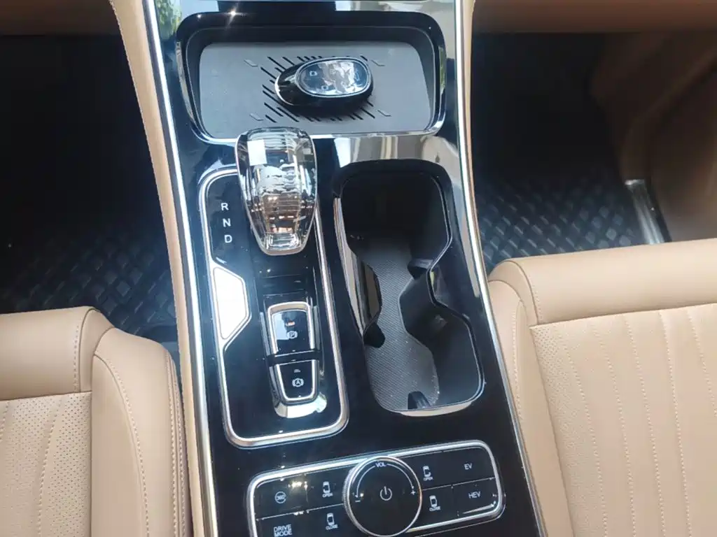 JAC Refine Refine RF8 PHEV — миниатюра 14