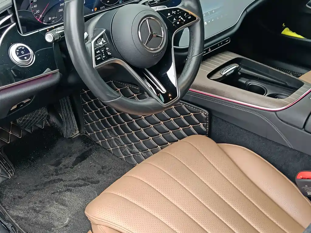 Mercedes-Benz E-Class — миниатюра 9