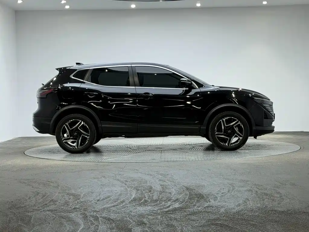 Nissan Qashqai — миниатюра 9