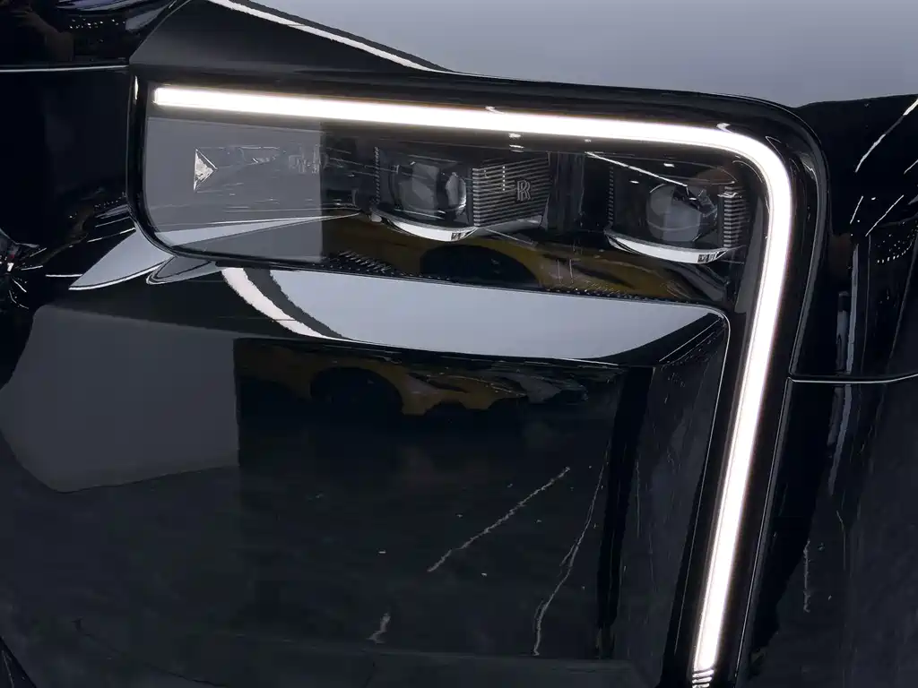 Rolls-Royce Cullinan — миниатюра 16