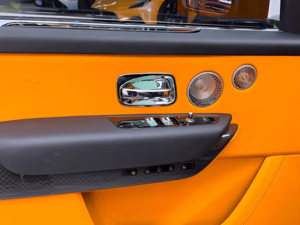 Rolls-Royce Cullinan — миниатюра 12