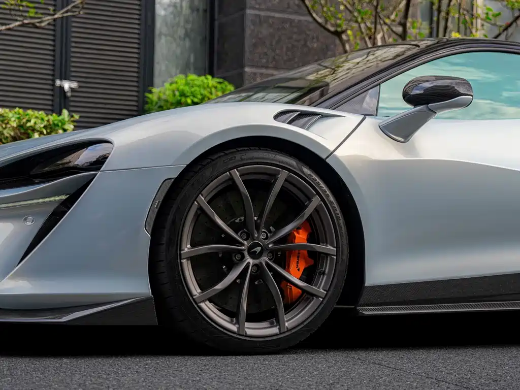 McLaren Artura — миниатюра 7