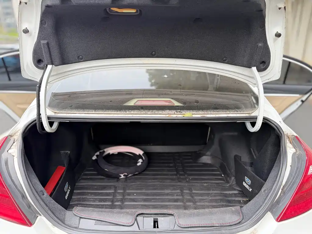 Geely Emgrand — миниатюра 20